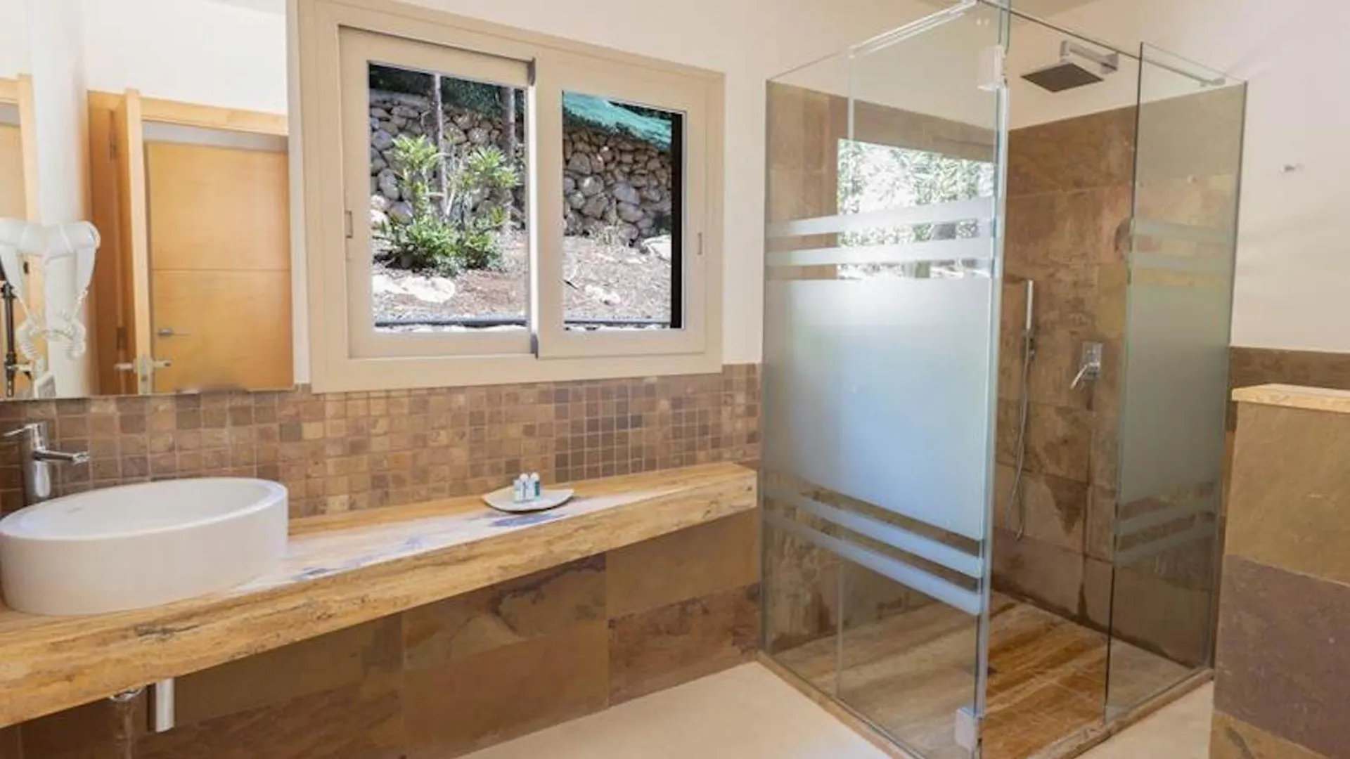 Wonderful Menorca Villa 6 Bedrooms Villa Increible Great Pool And Terrace Area With Stunning Sea Views 苏昂博